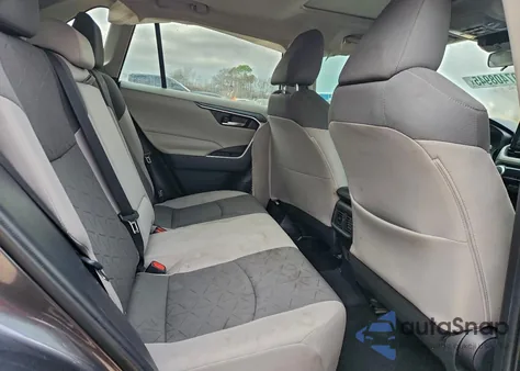 2021 Toyota Rav4 Xle z USA, uszkodzony, nr VIN 2T3W1RFV2MC099650